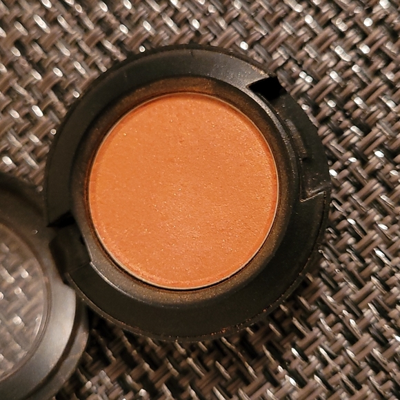 Mac eyeshadow - Picture 5 of 5